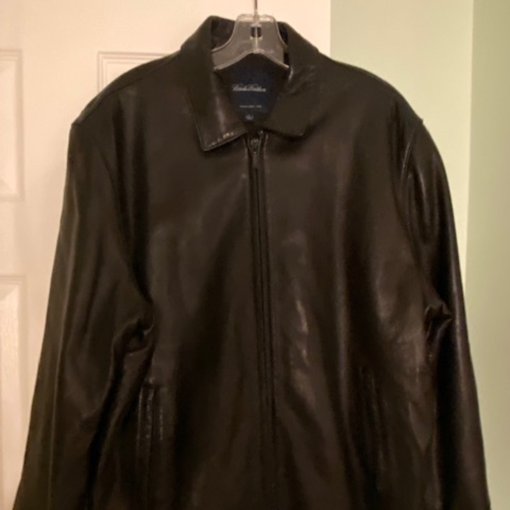 BROOKS BROTHERS MEN'S BLACK LEATHER JACKET.  SIZE L.  FULLY LIINED.  IMPECCABLE.